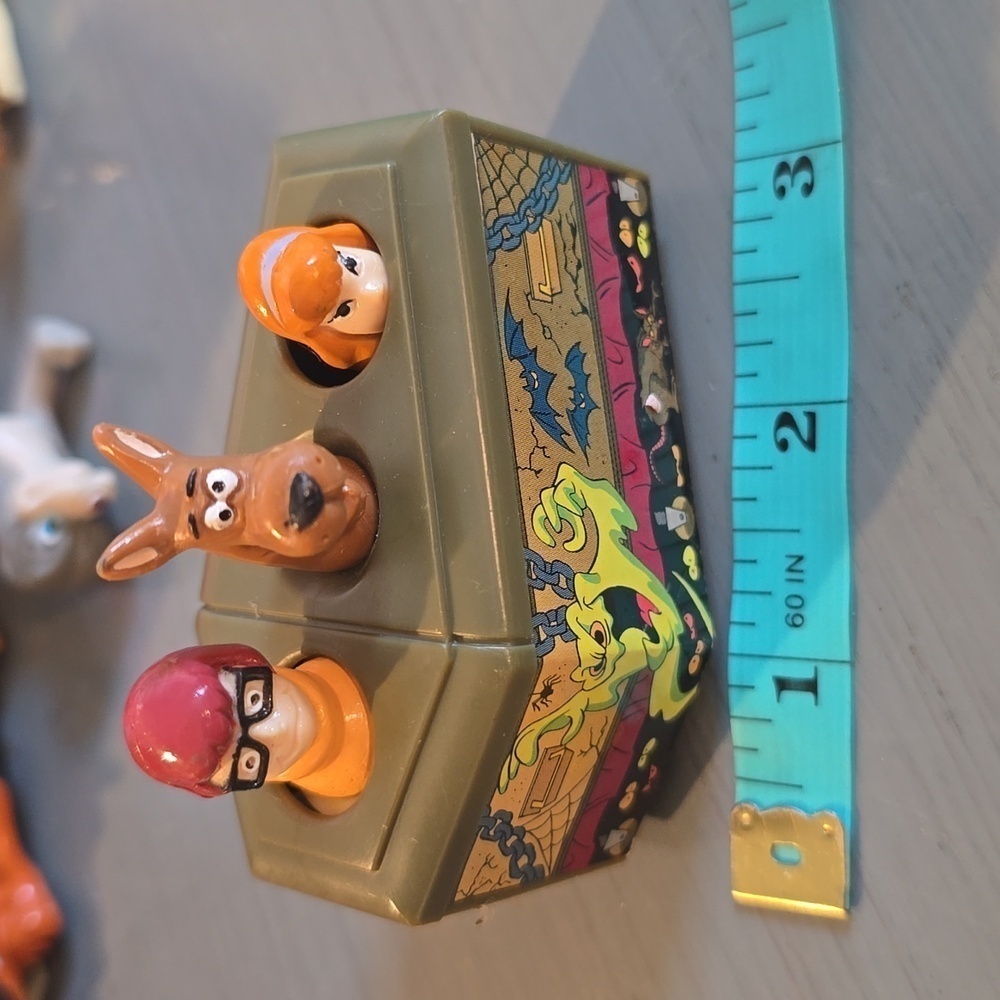 Scooby Doo Vintage Wheeled Coffin Trio Velma Daphne Scooby Burger King